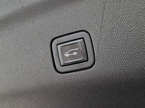 Used 2023 GMC Yukon XL AT4 AWD/4WD image 34