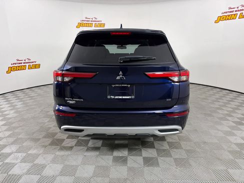 Used 2024 Mitsubishi Outlander SE Black Edition FWD image 4