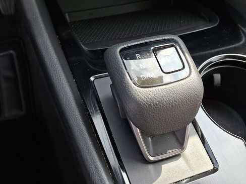 Used 2023 Nissan Rogue SV AWD/4WD image 15