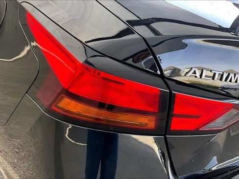 Certified 2024 Nissan Altima 2.5 SV image 28