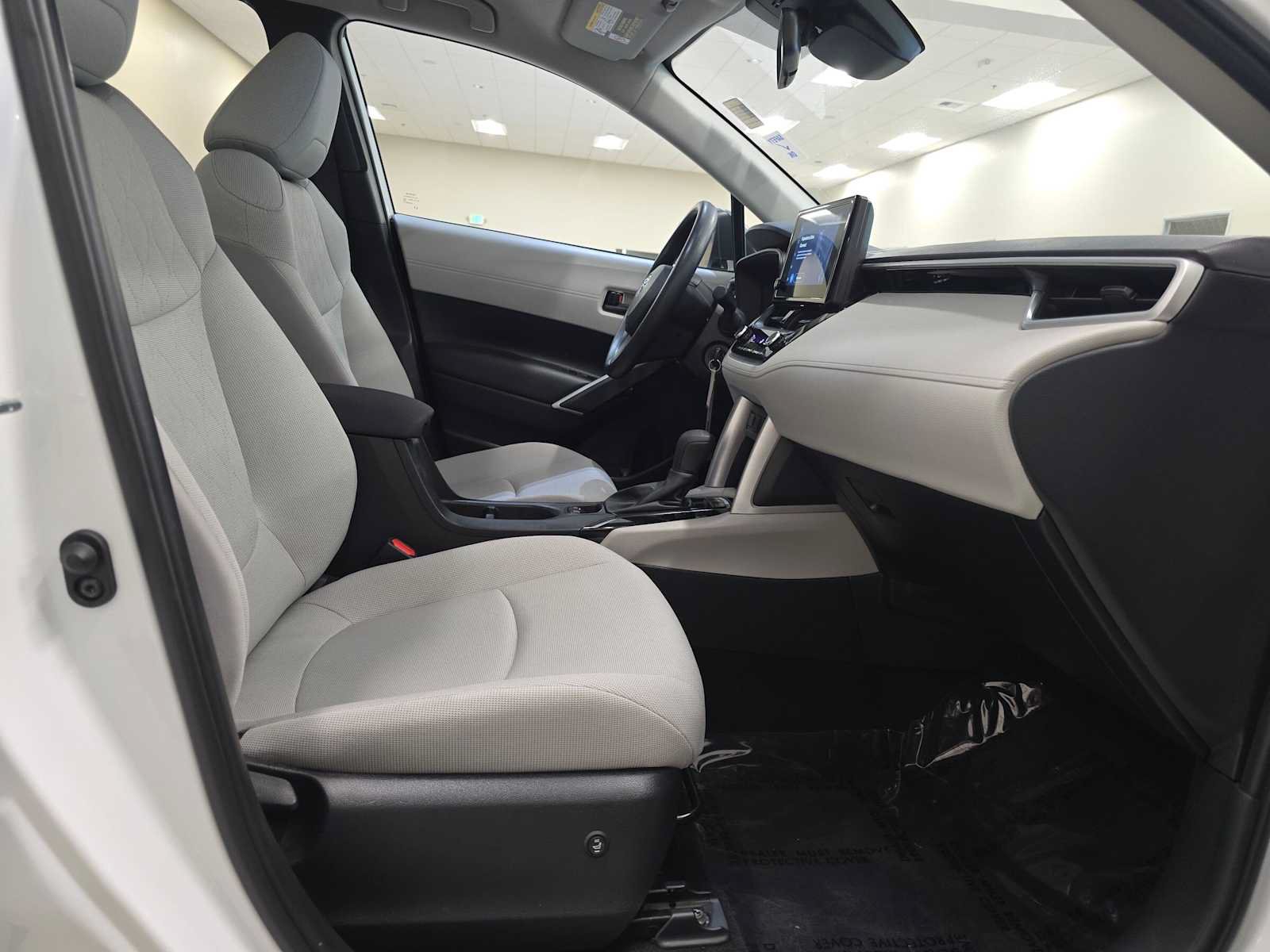 Certified 2024 Toyota Corolla Cross L AWD/4WD image 28