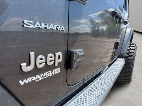 Used 2020 Jeep Wrangler Unlimited Sahara AWD/4WD image 30