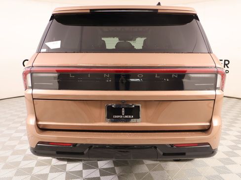 New 2026 Lincoln Navigator Black Label AWD/4WD image 25