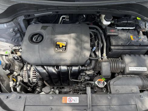 Used 2025 Kia Soul LX w/ LX Technology Package FWD image 29