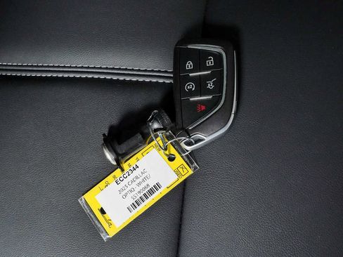 Certified 2025 Cadillac Optiq Luxury 1 AWD/4WD image 28