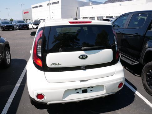Used 2019 Kia Soul + FWD image 7