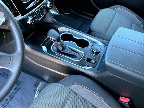 Used 2021 Chevrolet Traverse LS image 15