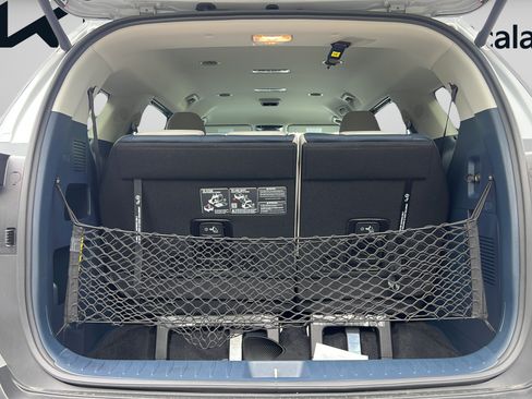 New 2026 Kia Carnival EX FWD image 9