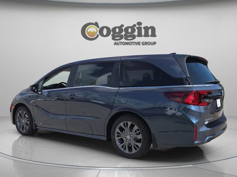 New 2026 Honda Odyssey Touring image 3