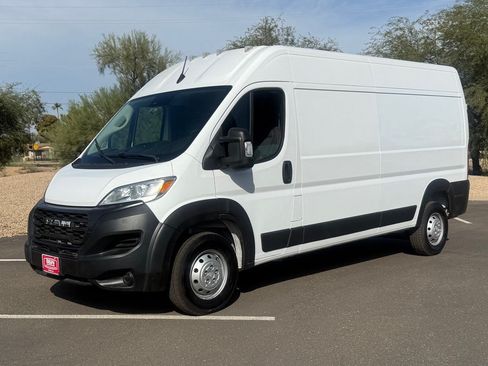 Used 2023 RAM ProMaster 2500 FWD image 1