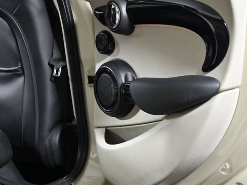 Used 2015 MINI Cooper 4-Door Hardtop FWD image 32