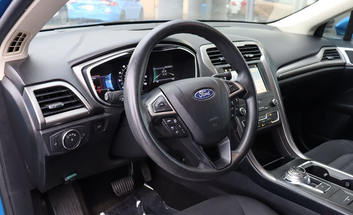 Used 2019 Ford Fusion SE FWD image 39