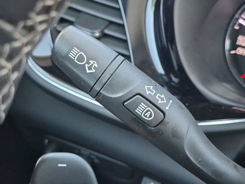 Used 2023 Buick Envision Avenir AWD/4WD image 21