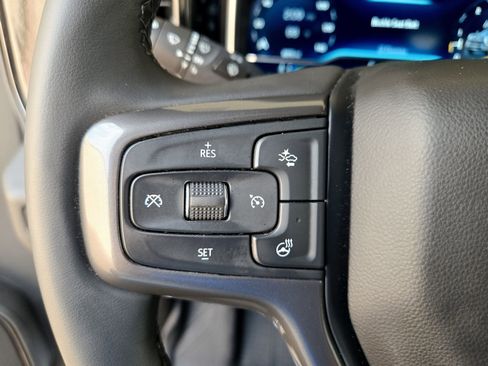 Used 2025 Chevrolet Silverado 2500 ZR2 w/ Technology Package image 13