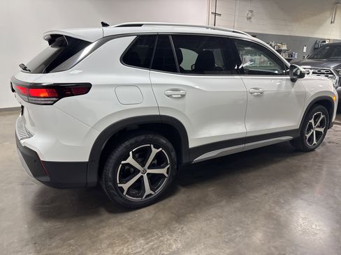 New 2025 Volkswagen Tiguan SE image 3