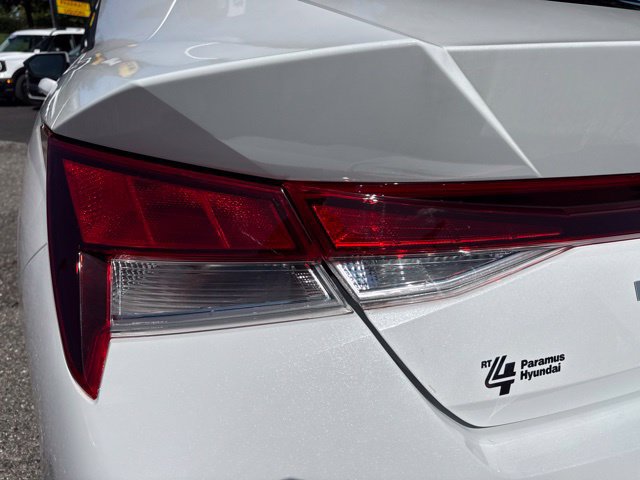 Used 2026 Hyundai Elantra SE FWD image 31