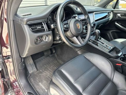 Used 2023 Porsche Macan Turbo image 4