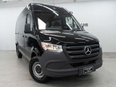 Used 2025 Mercedes-Benz Sprinter 2500 image 28