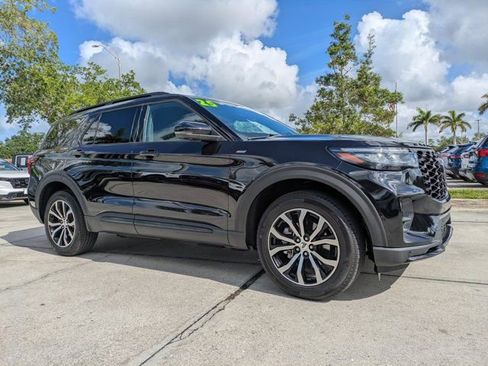 Certified 2025 Ford Explorer ST-Line AWD/4WD image 2