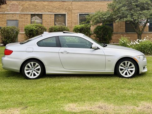 Used 2011 BMW 328i xDrive Coupe AWD/4WD image 4
