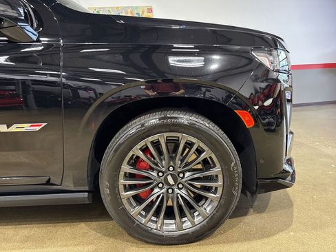 Used 2023 Cadillac Escalade ESV V image 55