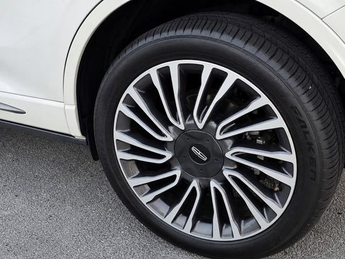 Used 2020 Lincoln Corsair Reserve w/ Equipment Group 202A AWD/4WD image 9