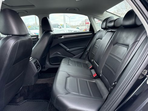 Used 2018 Volkswagen Passat 2.0T SE image 26