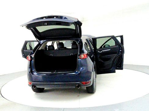 Used 2017 MAZDA CX-5 Touring image 11