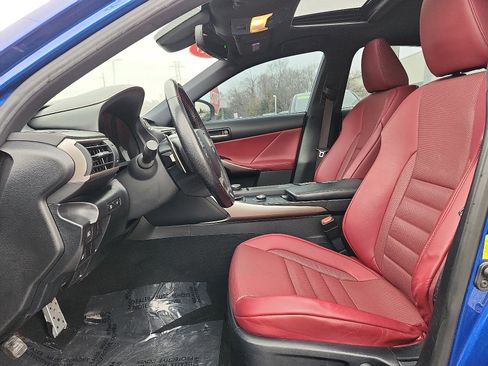 Used 2019 Lexus IS 300 F Sport image 13