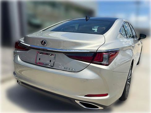 Used 2025 Lexus ES 350 w/ Premium Package FWD image 9