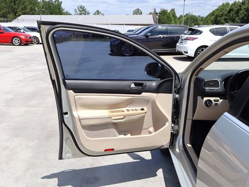 Used 2011 Volkswagen Jetta TDI FWD image 27