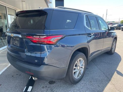 Used 2022 Chevrolet Traverse LT FWD image 3
