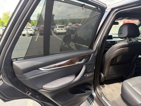 Used 2017 BMW X5 xDrive40e AWD/4WD image 11