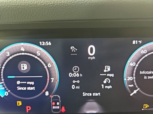 New 2026 Volkswagen Tiguan SE R-Line FWD image 16