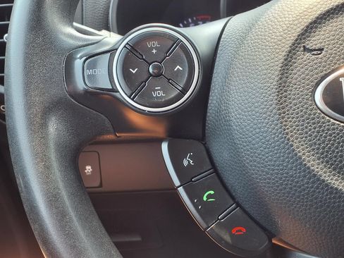 Used 2018 Kia Soul + FWD image 29