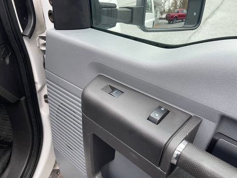 Used 2016 Ford F250 XL w/ Power Equipment Group image 30