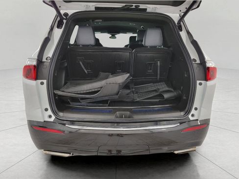 Used 2024 Buick Enclave Essence w/ Sport Touring Edition image 15