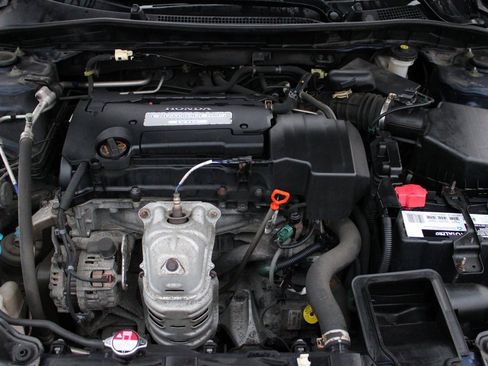 Used 2013 Honda Accord LX image 41