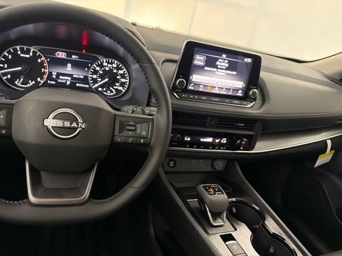 New 2026 Nissan Rogue SV FWD image 18