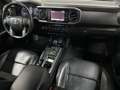 Used 2019 Toyota Tacoma TRD Off-Road image 12