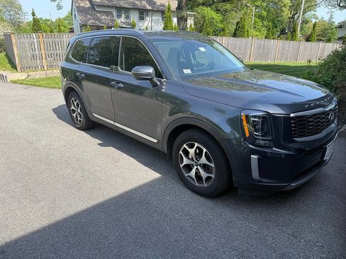 Used 2020 Kia Telluride EX w/ Towing Package FWD image 1