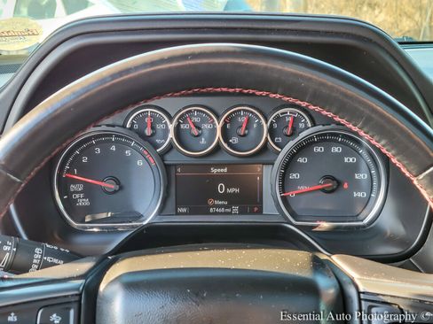 Used 2021 Chevrolet Suburban RST w/ Luxury Package image 21