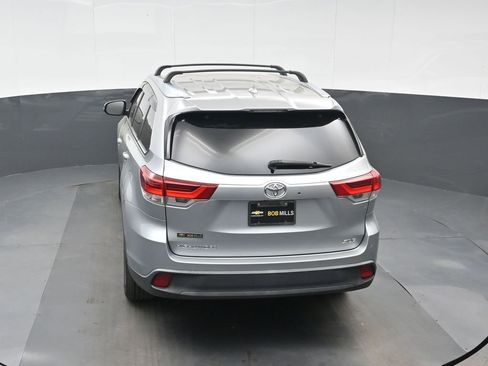Used 2018 Toyota Highlander XLE FWD image 20