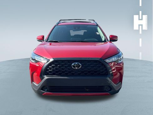 Used 2022 Toyota Corolla Cross LE AWD/4WD image 2