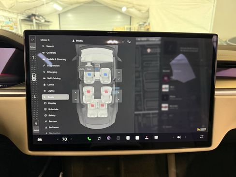 Used 2022 Tesla Model X Plaid image 15