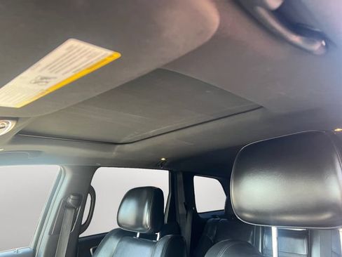 Used 2019 Jeep Grand Cherokee Altitude AWD/4WD image 12