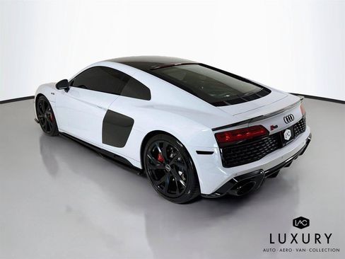 Used 2021 Audi R8 V10 w/ Premium Package RWD image 8