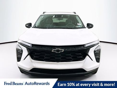 New 2026 Chevrolet Trax LT w/ Sunroof Package image 2