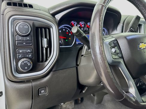 Used 2022 Chevrolet Silverado 2500 LT w/ Convenience Package AWD/4WD image 12