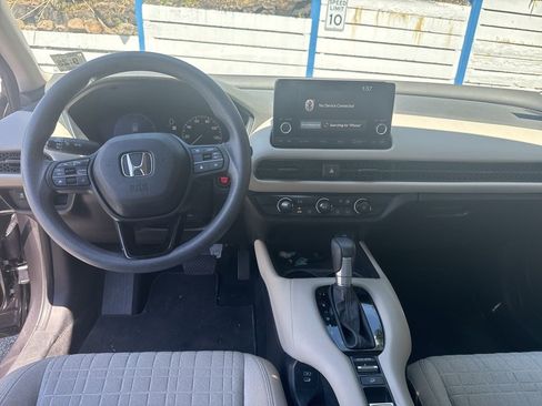 Used 2024 Honda HR-V LX image 15